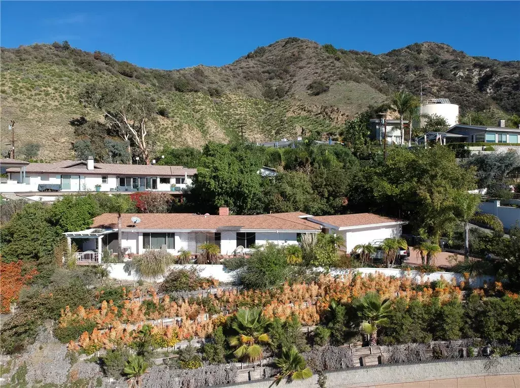 Burbank, CA 91501,1063 Via Alta