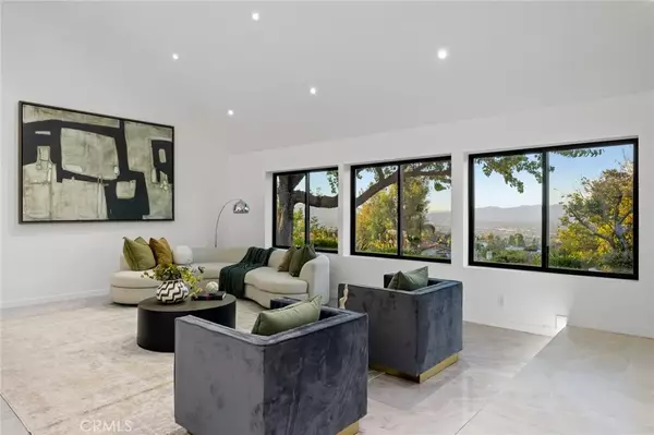 Tarzana, CA 91356,20101 Greenbriar Drive