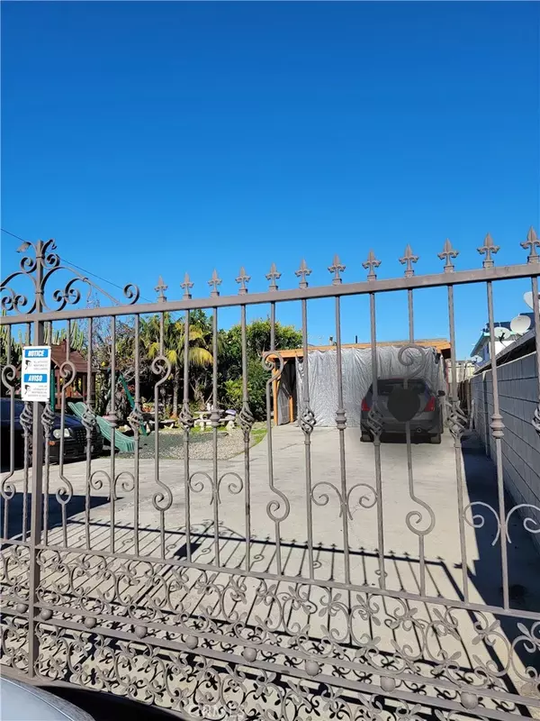 Inglewood, CA 90304,4921 W 104th Street