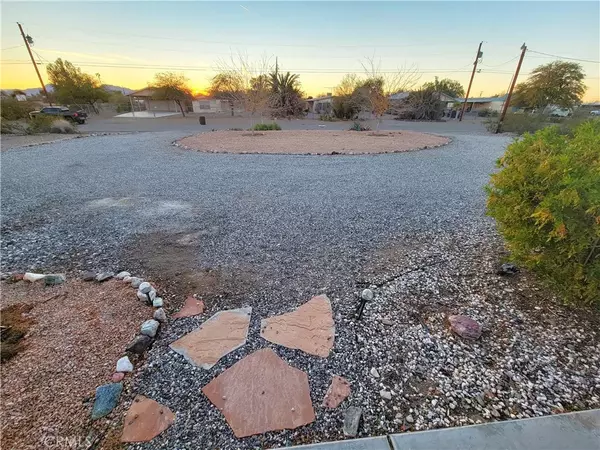 Big River, CA 92242,6955 Yakima