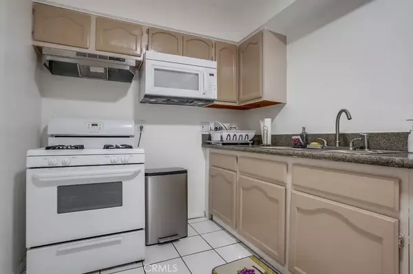 North Hollywood, CA 91606,6518 Whitsett Avenue