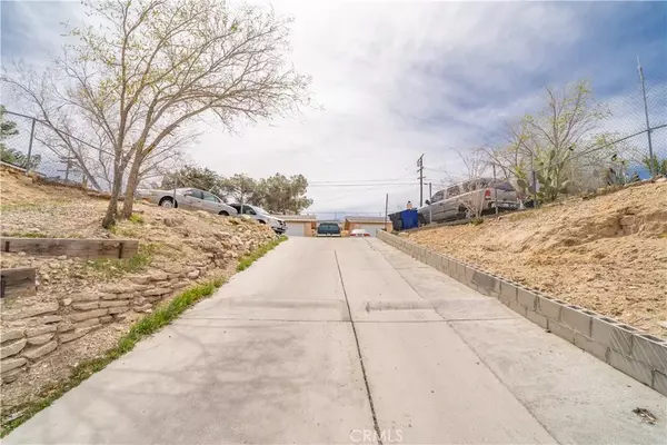 Victorville, CA 92395,16687 Lynn Street