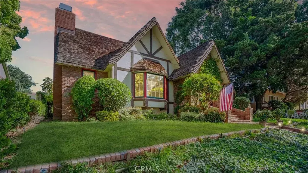 Fullerton, CA 92832,421 W Brookdale Place