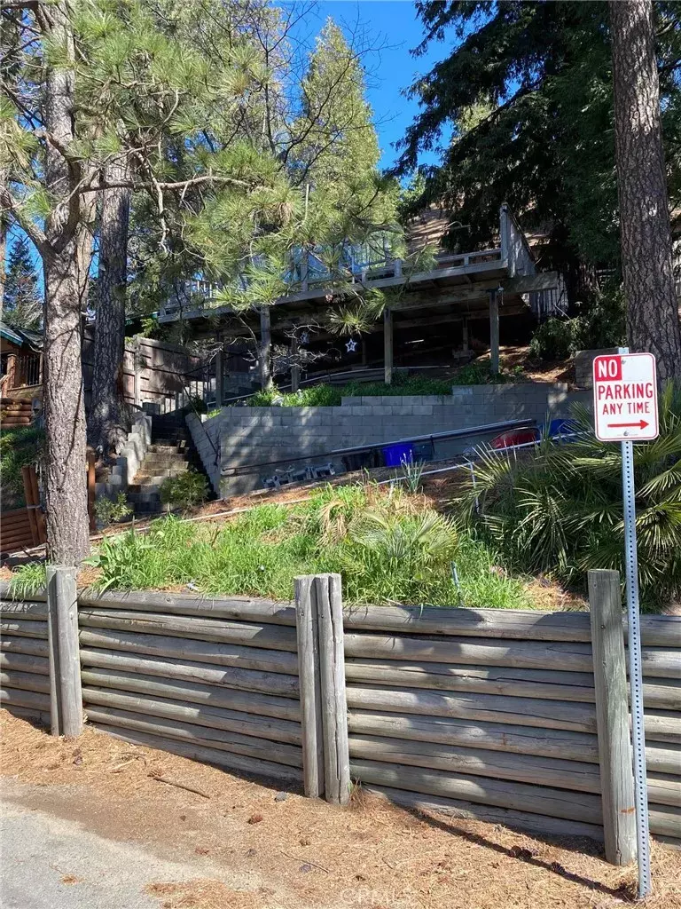 Crestline, CA 92325,24204 Zurich Drive