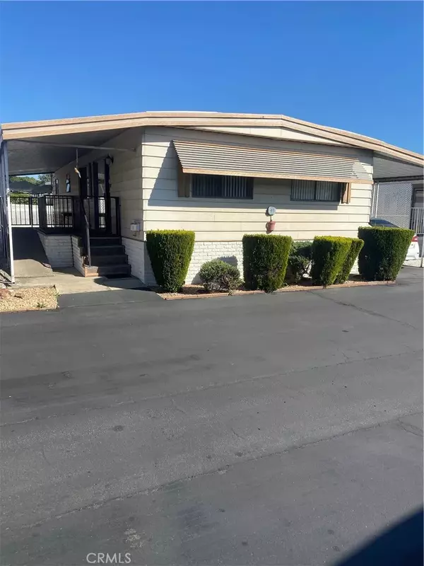 208 S Barranca #46, Glendora, CA 91741