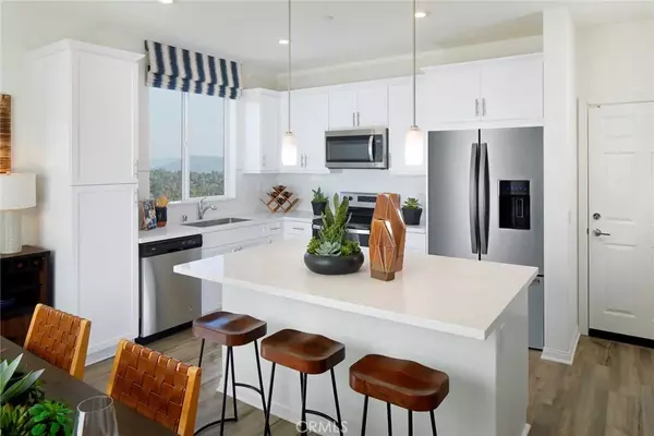Lake Elsinore, CA 92530,958 Helena Ridge #52