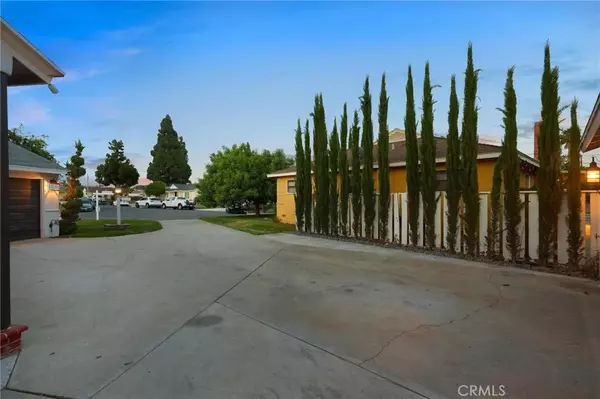 Downey, CA 90240,9023 Smallwood Avenue