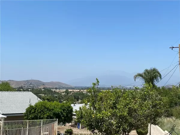 3994 La Hacienda, San Bernardino, CA 92404