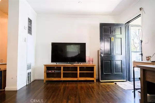 Lakewood, CA 90713,6132 Dunrobin Avenue