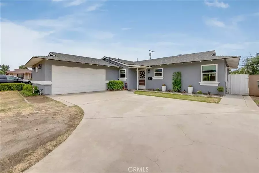 1284 Lincoln Avenue, Pomona, CA 91767