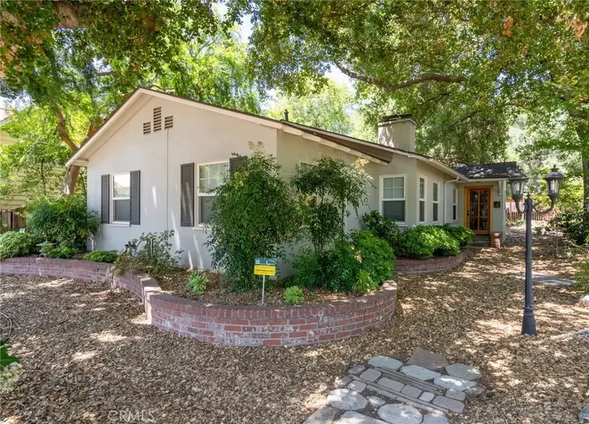 555 W 11th Street, Claremont, CA 91711
