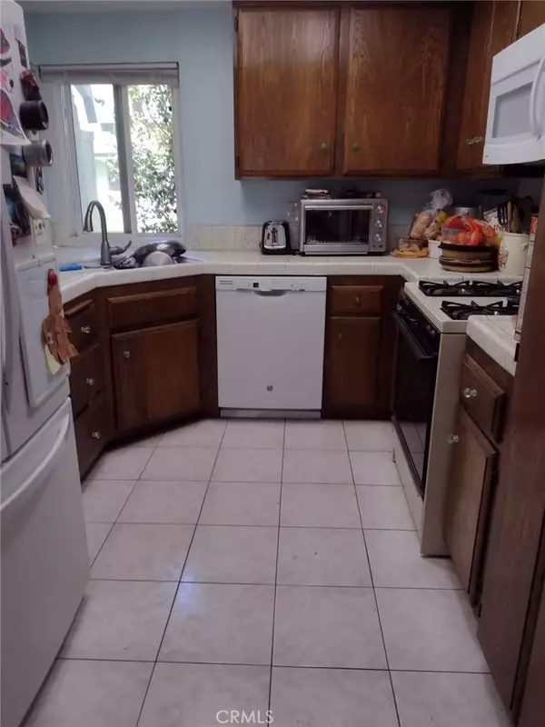 Anaheim, CA 92806,929 S Cedarwood Lane