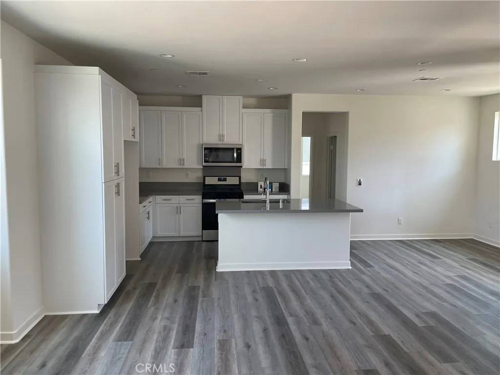 Fontana, CA 92336,15974 Parkhouse Drive #1