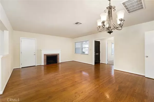 Covina, CA 91723,212 S 1st Avenue