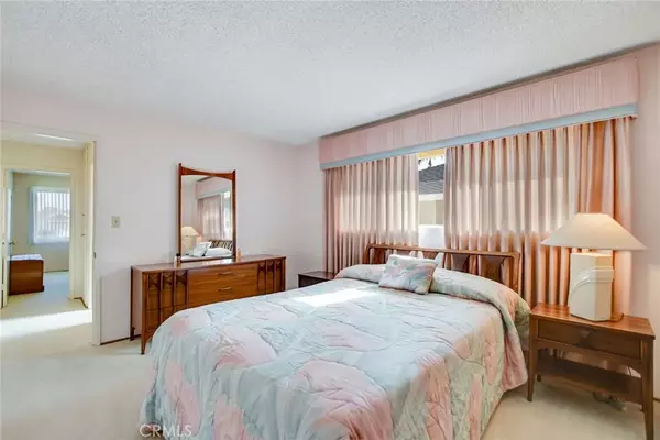 Covina, CA 91722,1045 W Grovecenter Street