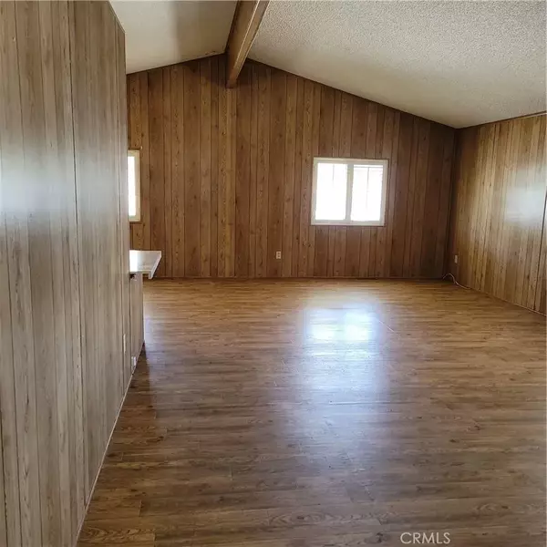 San Jacinto, CA 92582,228 N La Paloma Avenue