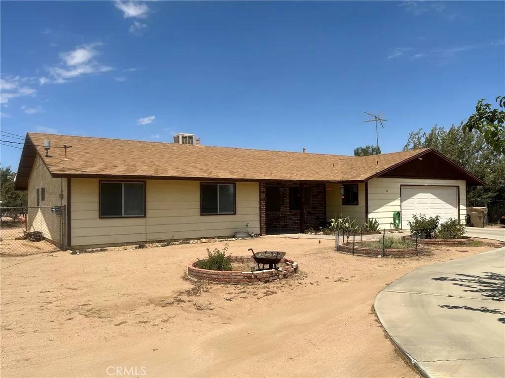 9138 5th Avenue, Hesperia, CA 92345