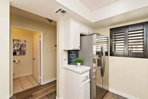 North Hollywood, CA 91602,11119 Camarillo Street #114