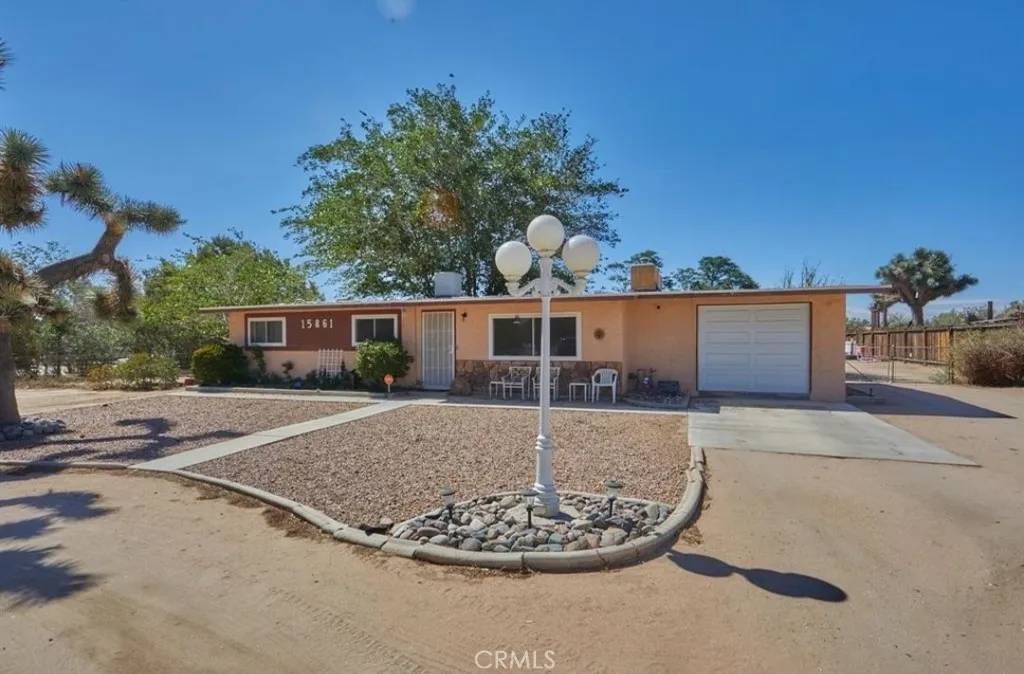 15861 Lime St, Hesperia, CA 92345