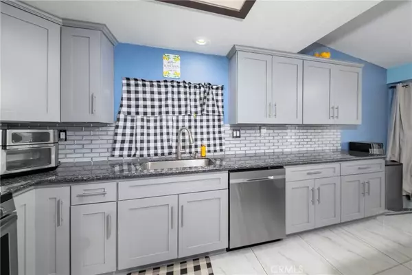 Victorville, CA 92395,15427 Lindero Street