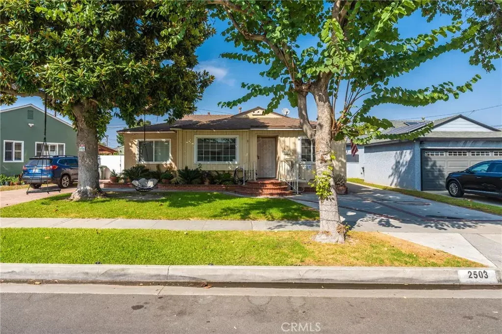 Lakewood, CA 90712,2503 Yearling Street