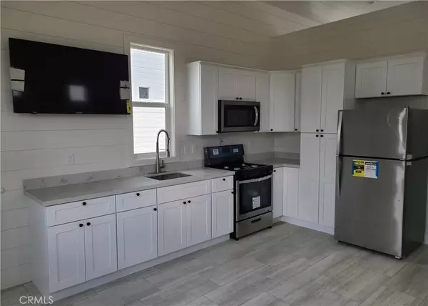 La Habra, CA 90631,313 W 1st Street #E