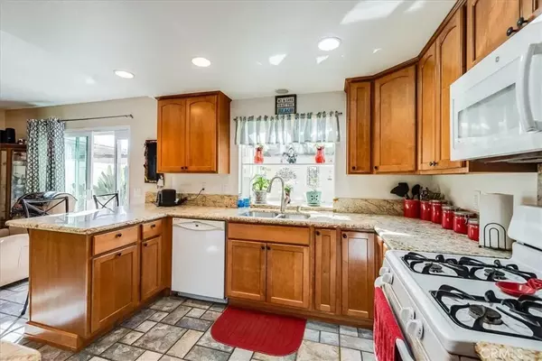 Ontario, CA 91761,2818 Oak Creek Drive #D