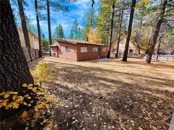 Big Bear Lake, CA 92315,40128 Hillcrest Drive