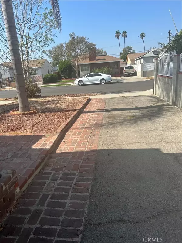 North Hollywood, CA 91605,7232 Kraft Avenue