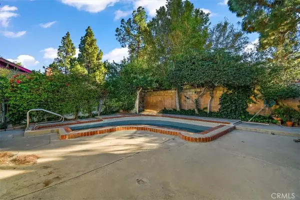 Porter Ranch, CA 91326,19072 Los Alimos Street