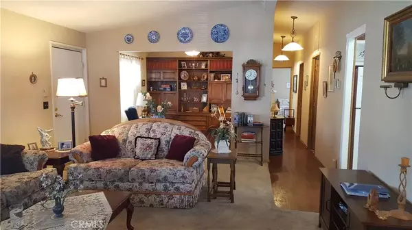 Hemet, CA 92543,1300 W Menlo #201