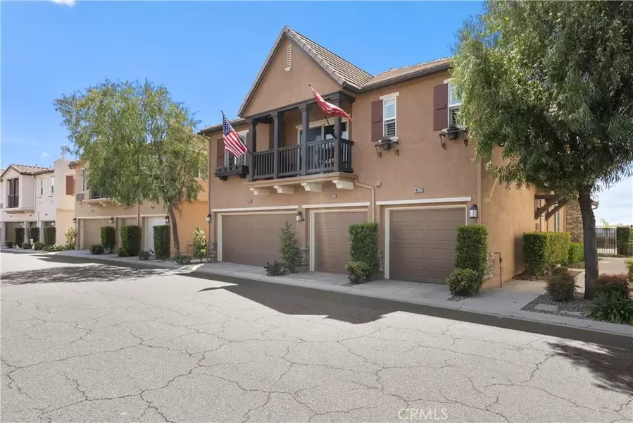 19572 Laroda Lane, Saugus, CA 91350