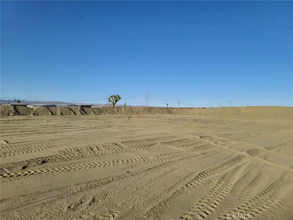 Phelan, CA 92371,15972 EL ESTEBAN RD