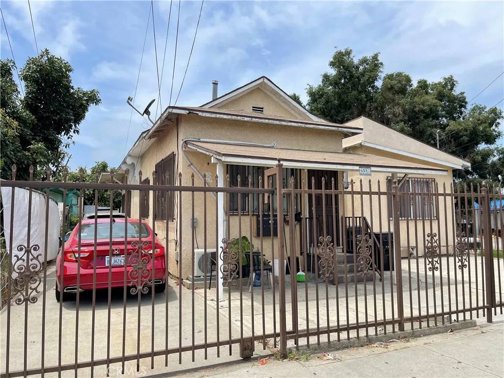 Los Angeles, CA 90001,7537 Maie Avenue