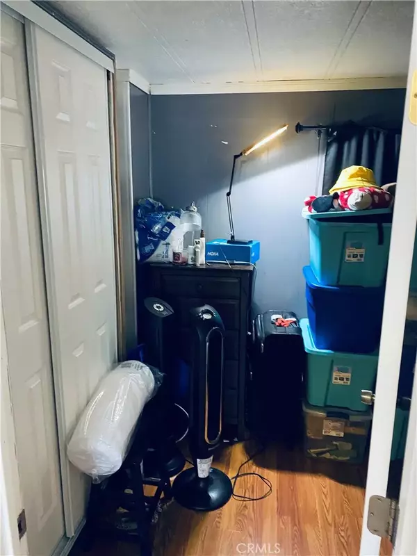 Ontario, CA 91761,1855 E Riverside #40