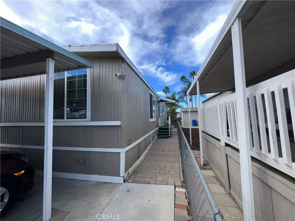 Ontario, CA 91761,1855 E Riverside #48