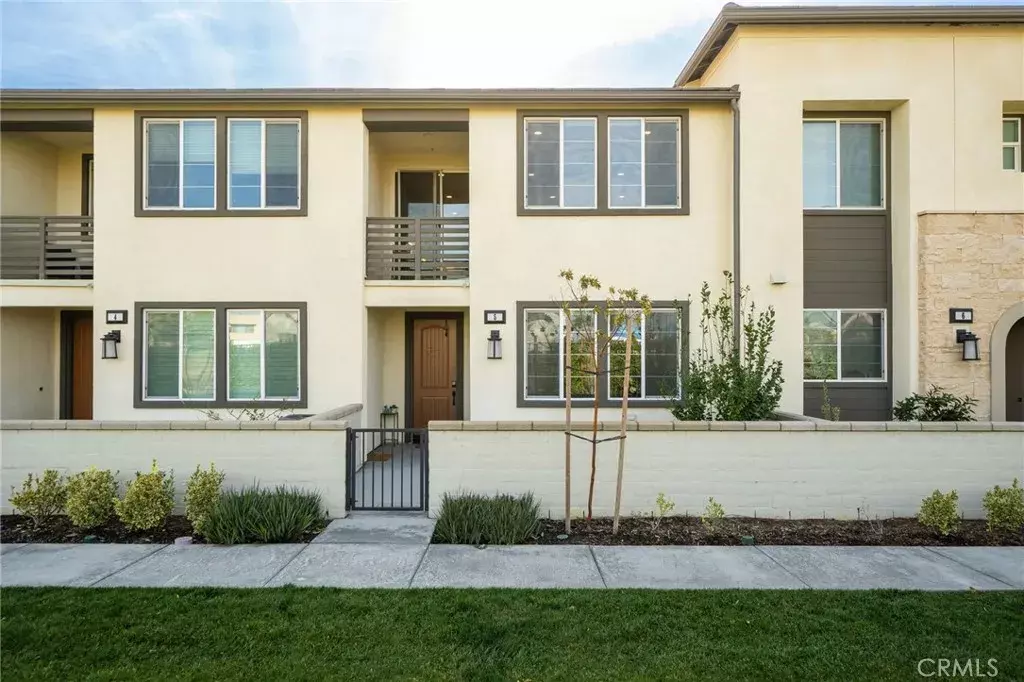 Ontario, CA 91761,3860 S Oasis Paseo #5