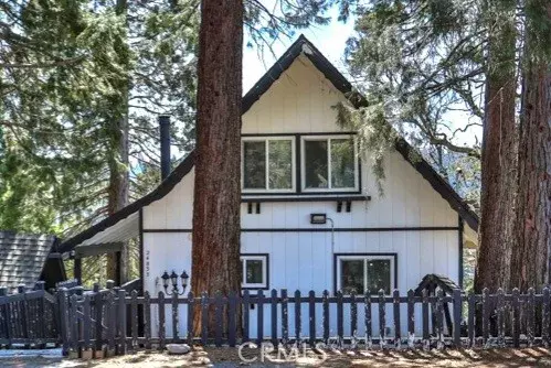 24833 Matterhorn Court, Crestline, CA 92325