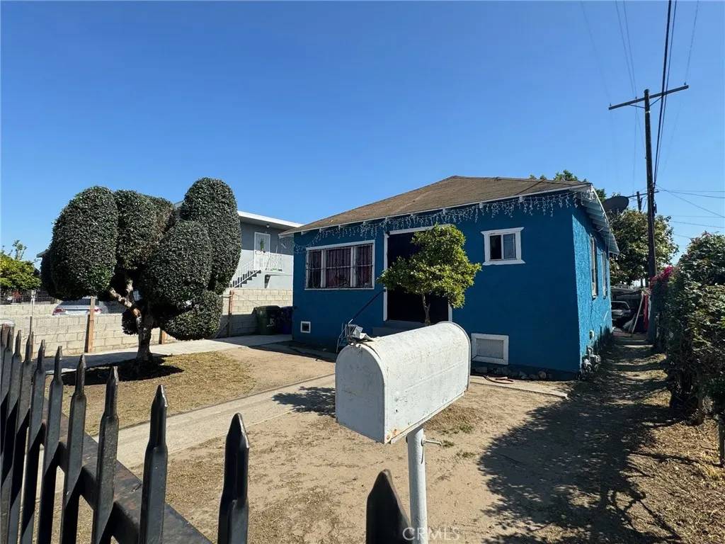 Los Angeles, CA 90011,1516 E 50th Street