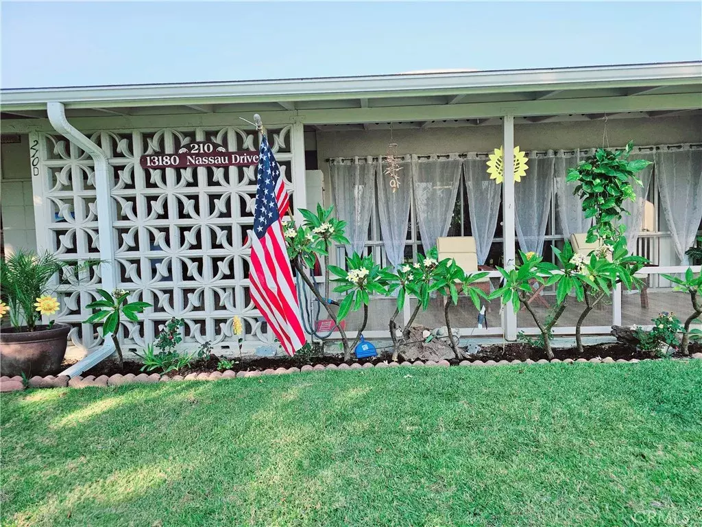 Seal Beach, CA 90740,13180 NASSAU DR #210D