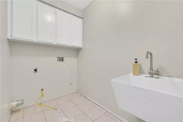 Chino Hills, CA 91709,2074 Lake Shore Drive #B