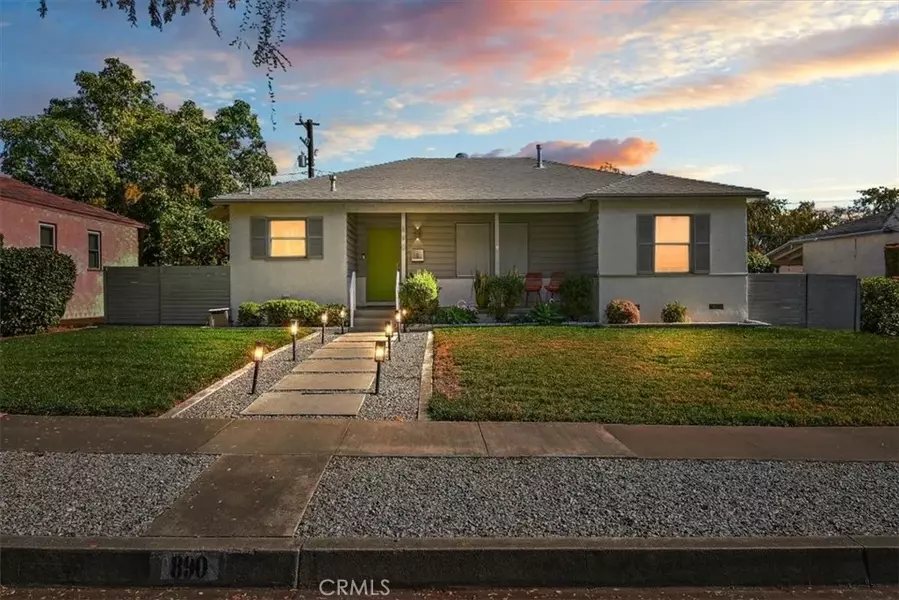 890 N 9th Avenue, Upland, CA 91786