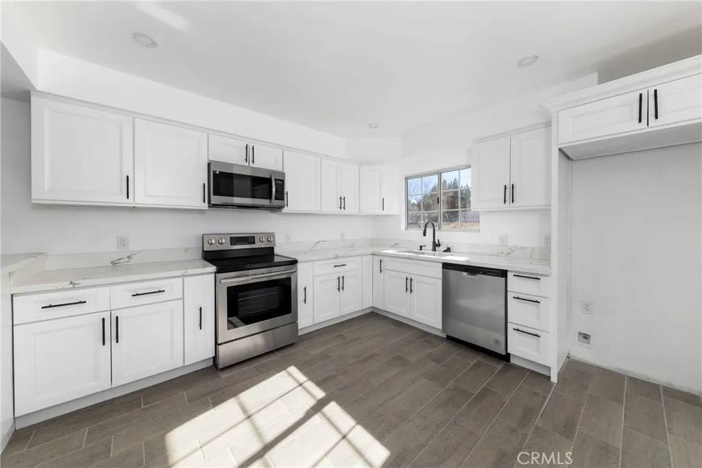 18000 Palm Drive, Hesperia, CA 92345