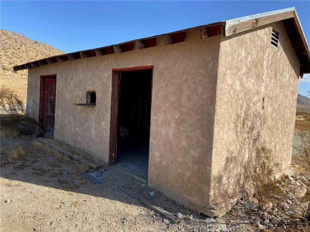 19951 Old El Mirage, Adelanto, CA 92301