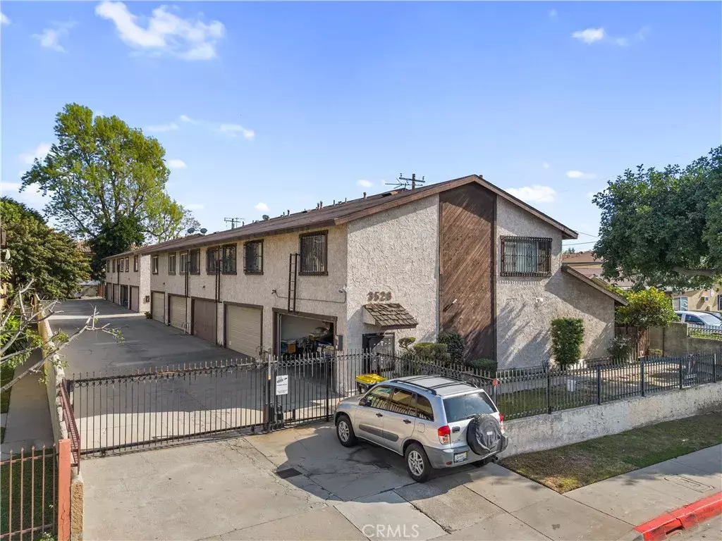 El Monte, CA 91732,3528 La Madera Avenue