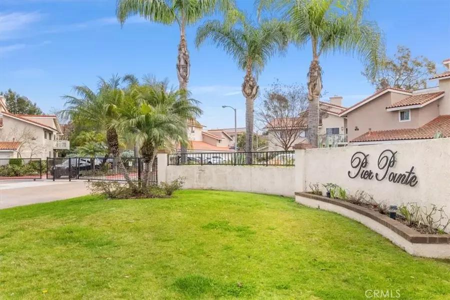 19152 Shoreline Lane #1, Huntington Beach, CA 92648