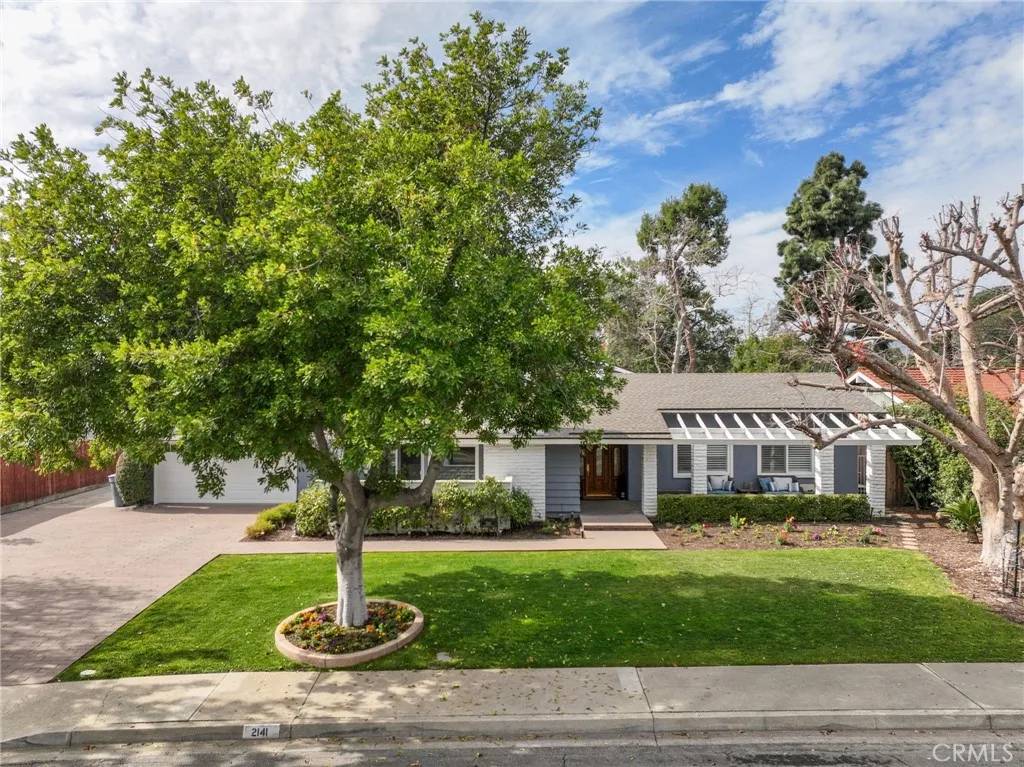 2141 N Villa Maria Road, Claremont, CA 91711
