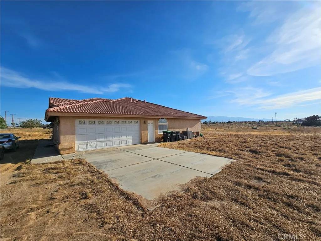 Phelan, CA 92371,7677 Solano Road