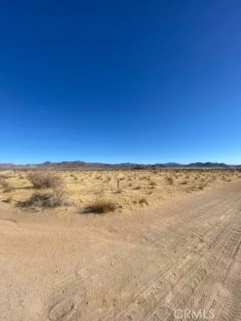 Lucerne Valley, CA 92356,0 Waalew