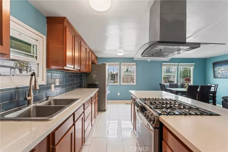 63 Round Table, Riverside, CA 92507